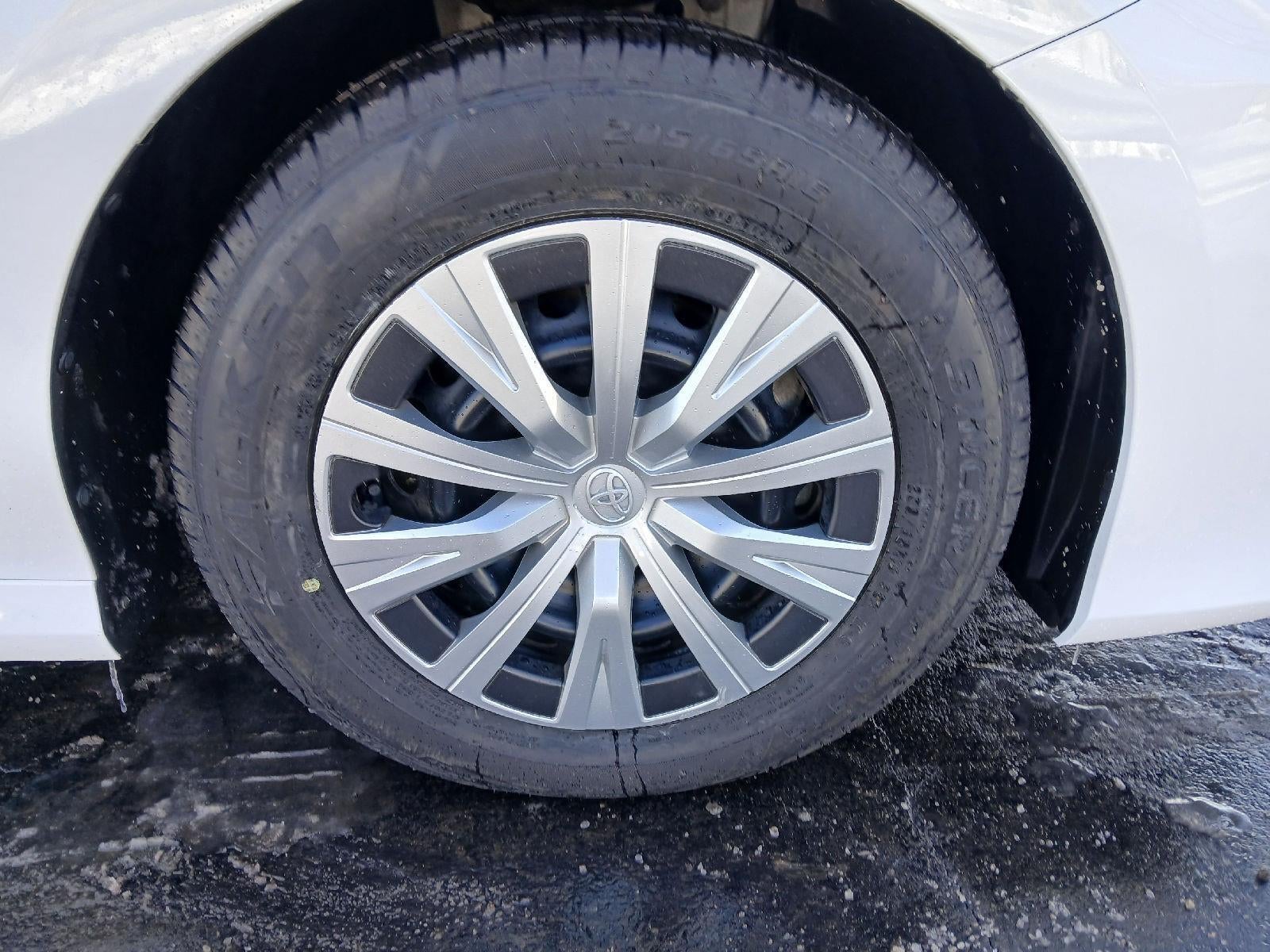 2022 Toyota CAMRY Hybrid LE