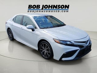 2024 Toyota Camry SE AUTO AWD