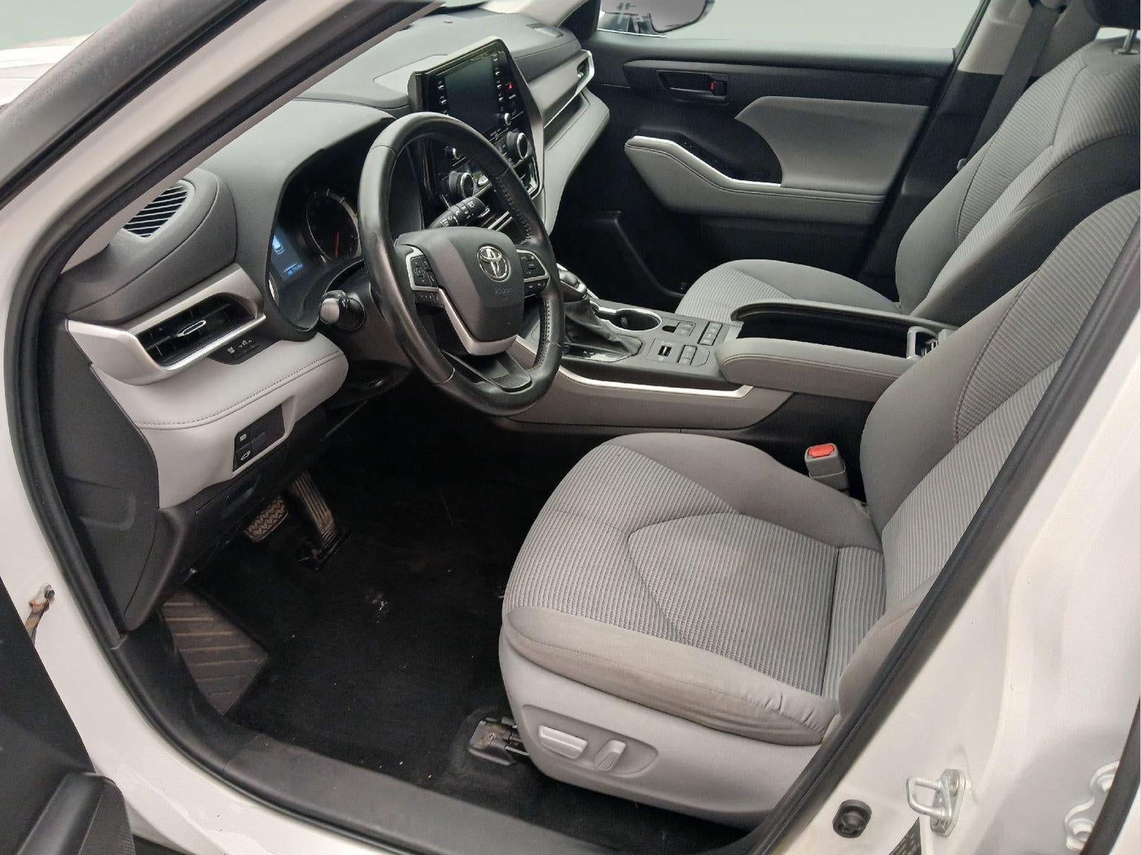 2022 Toyota Highlander LE