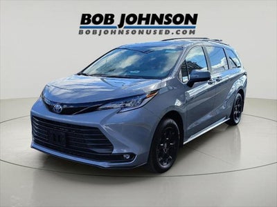 2025 Toyota SIENNA XLE AWD Woodland Edition