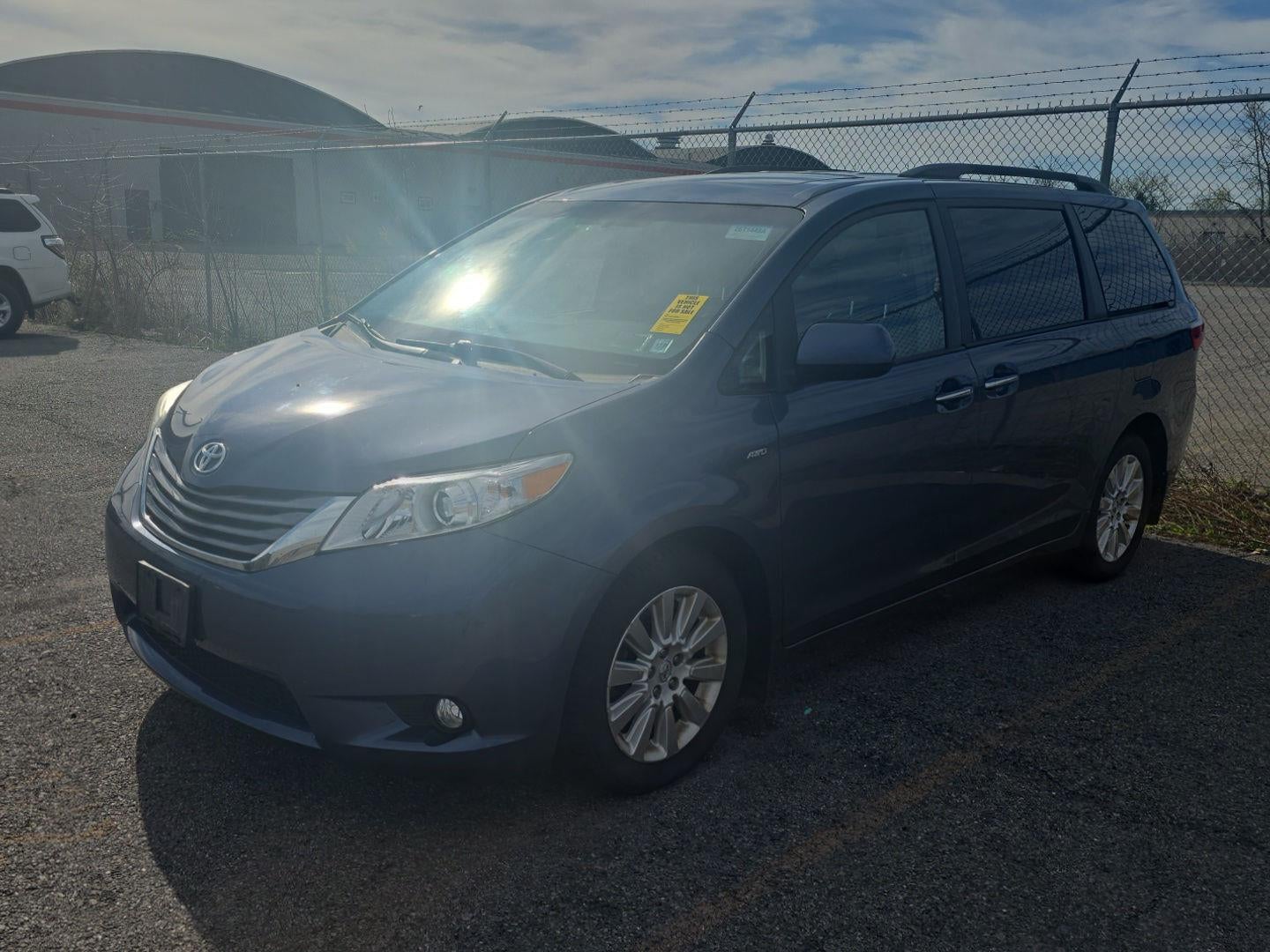 2016 Toyota SIENNA XLE 3.5L XLE 7-Passenger