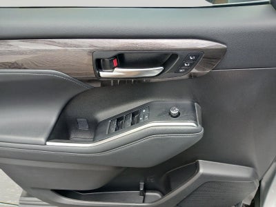 2021 Toyota Highlander Hybrid Platinum