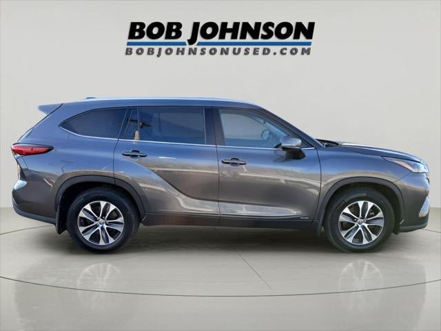 2022 Toyota HIGHLANDER HYBRD XLE