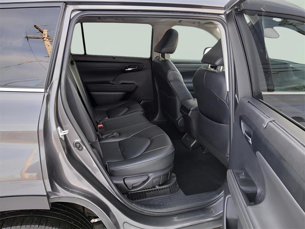 2022 Toyota HIGHLANDER HYBRD XLE