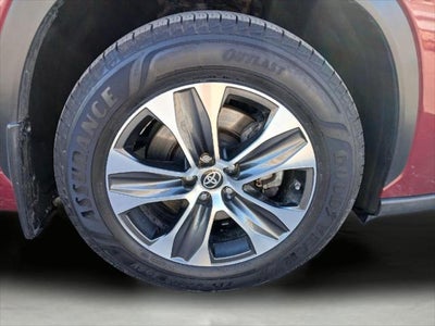 2022 Toyota HIGHLANDER XLE