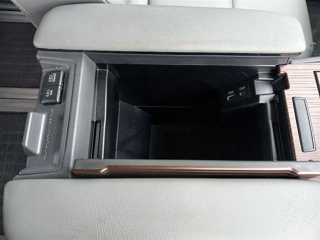 2023 Toyota Sienna XLE 7-Passenger