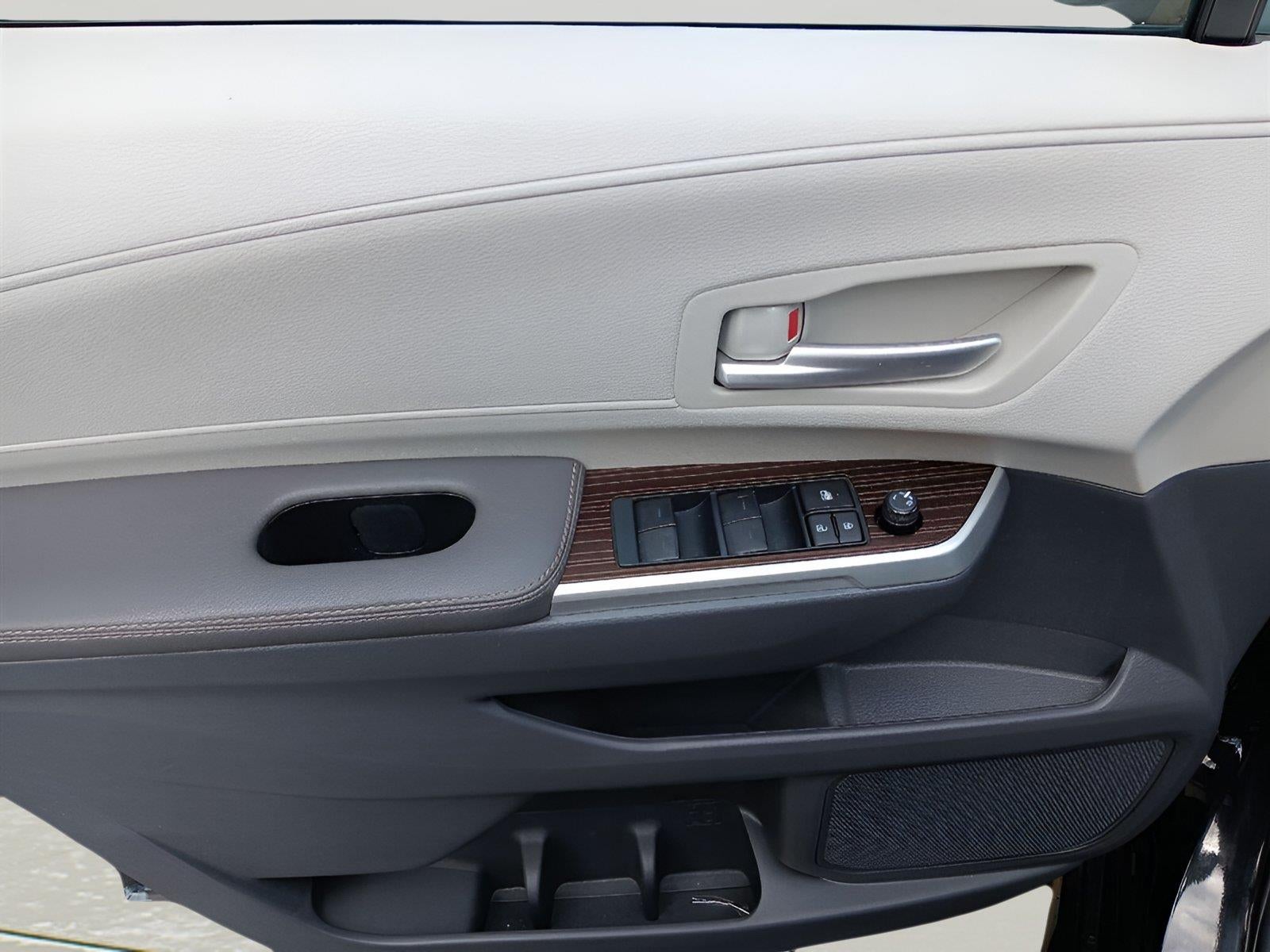2023 Toyota Sienna XLE 7-Passenger