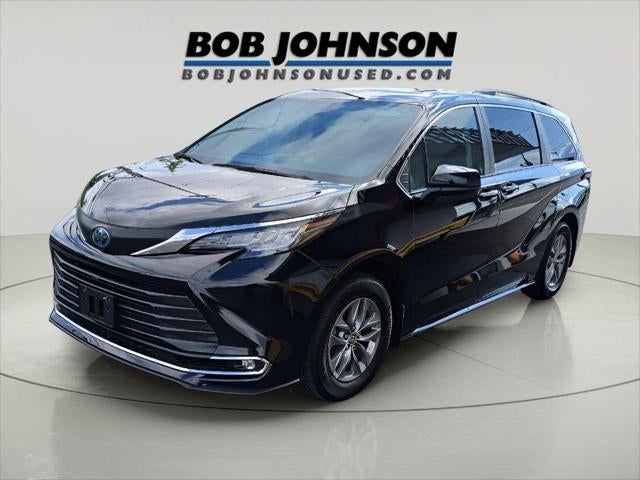 2023 Toyota Sienna XLE 7-Passenger