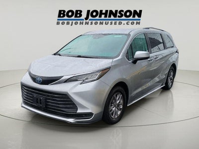 2021 Toyota SIENNA LE LE 8-Passenger