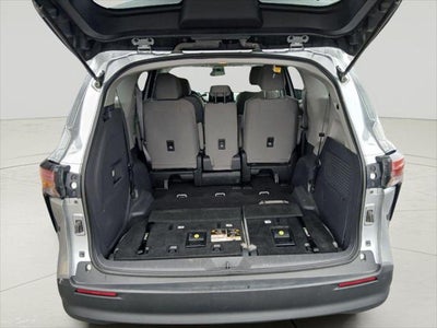 2022 Toyota Sienna LE