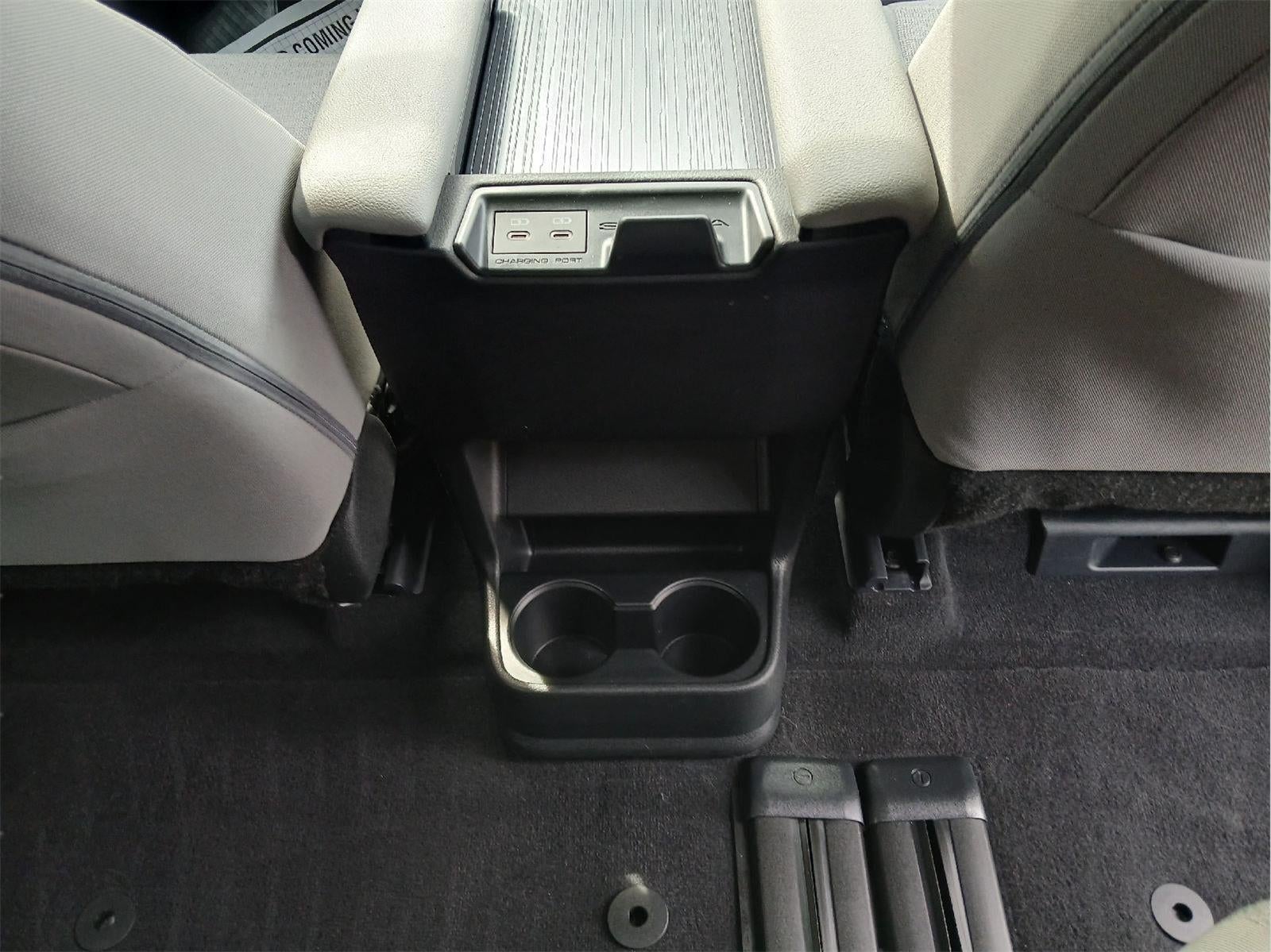2025 Toyota Sienna LE 8-Passenger