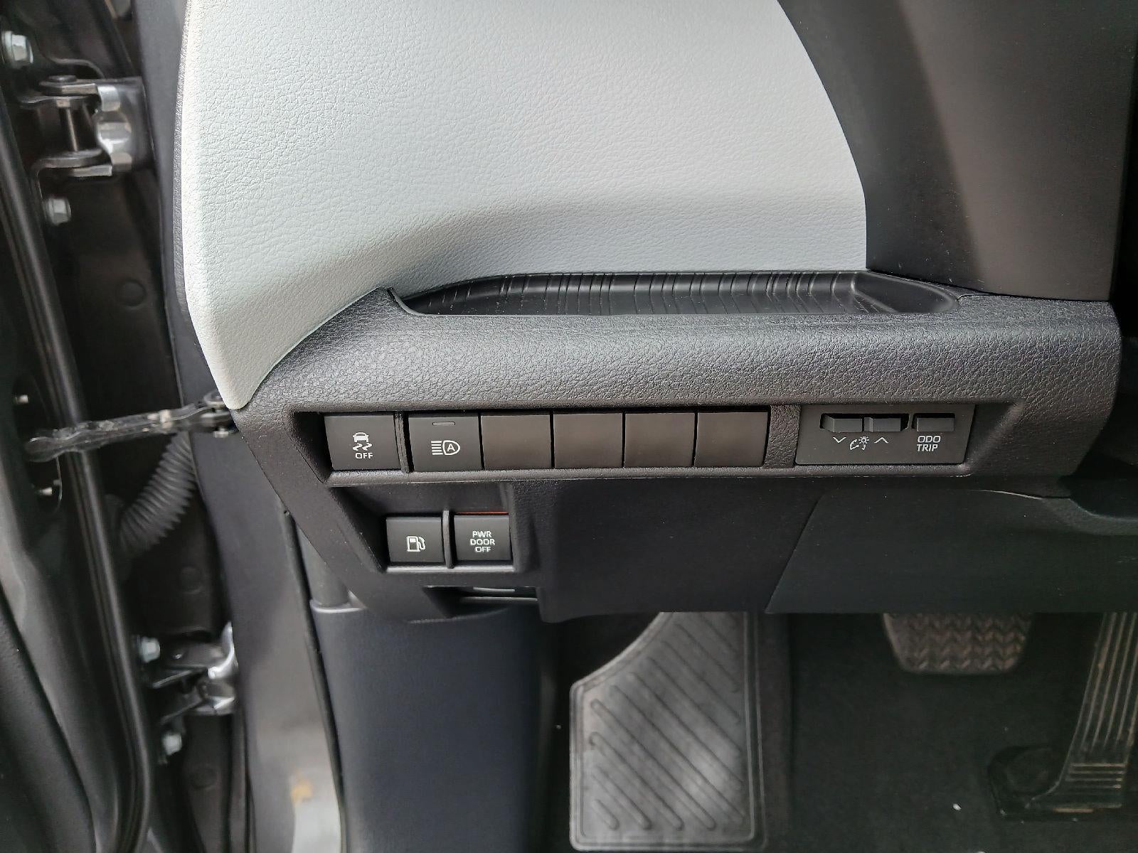 2025 Toyota Sienna LE 8-Passenger