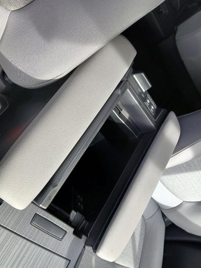 2025 Toyota Sienna LE 8-Passenger