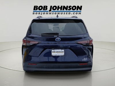 2024 Toyota SIENNA XLE MINIVAN