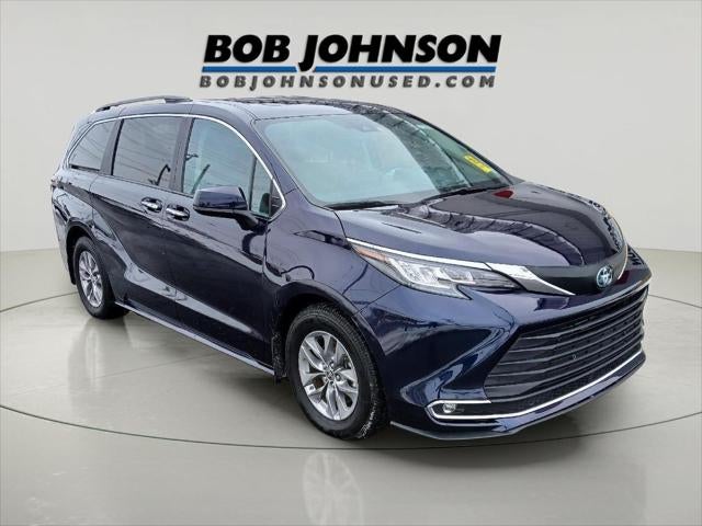2024 Toyota SIENNA XLE MINIVAN