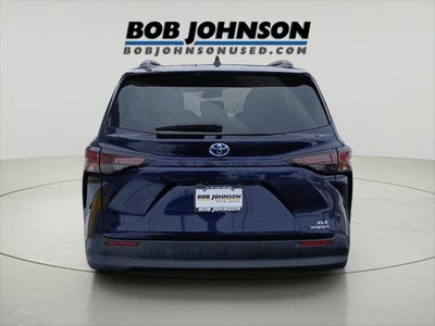 2024 Toyota SIENNA XLE MINIVAN