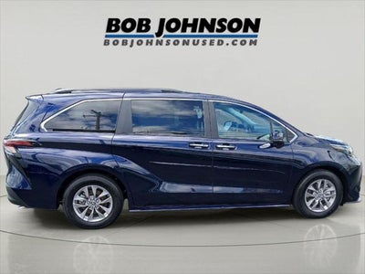 2025 Toyota Sienna XLE 7-Passenger