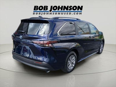 2025 Toyota Sienna XLE 7-Passenger