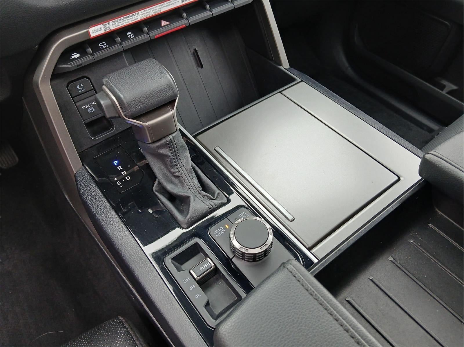 2025 Toyota SEQUOIA 4WD SR5