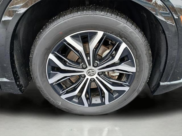 2025 Toyota CROWN SIGNIA XLE **FLEX BUY $550/Monthly**