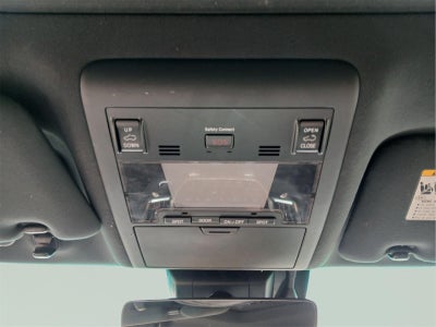 2016 Toyota Land Cruiser Base