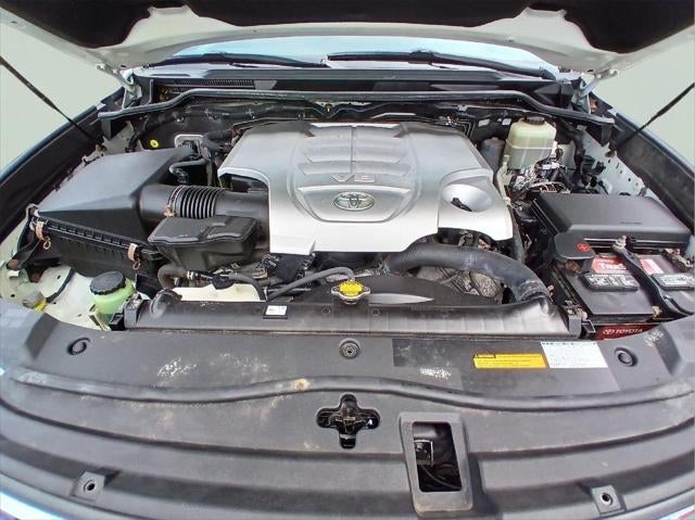 2016 Toyota Land Cruiser Base
