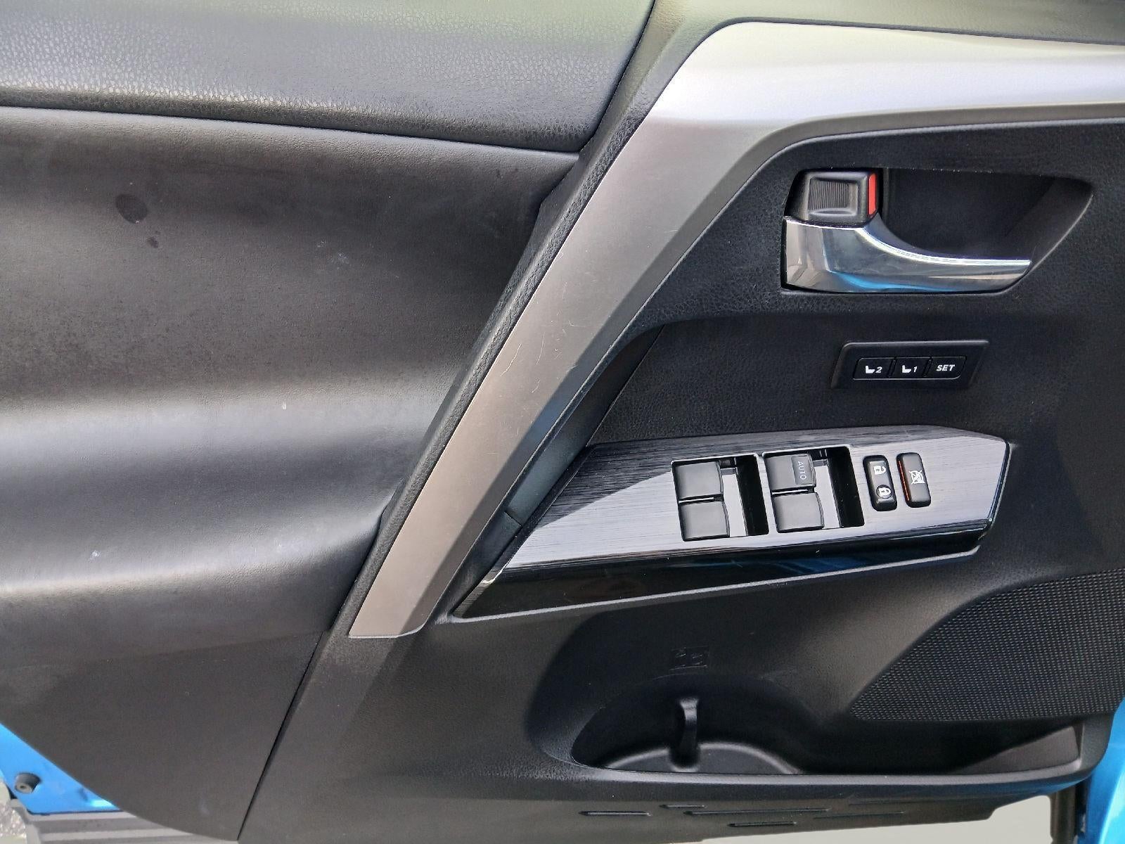 2016 Toyota RAV4 HYBRID SUV