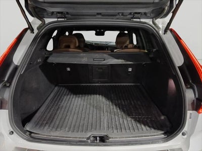 2023 Volvo XC60 Plus Dark Theme