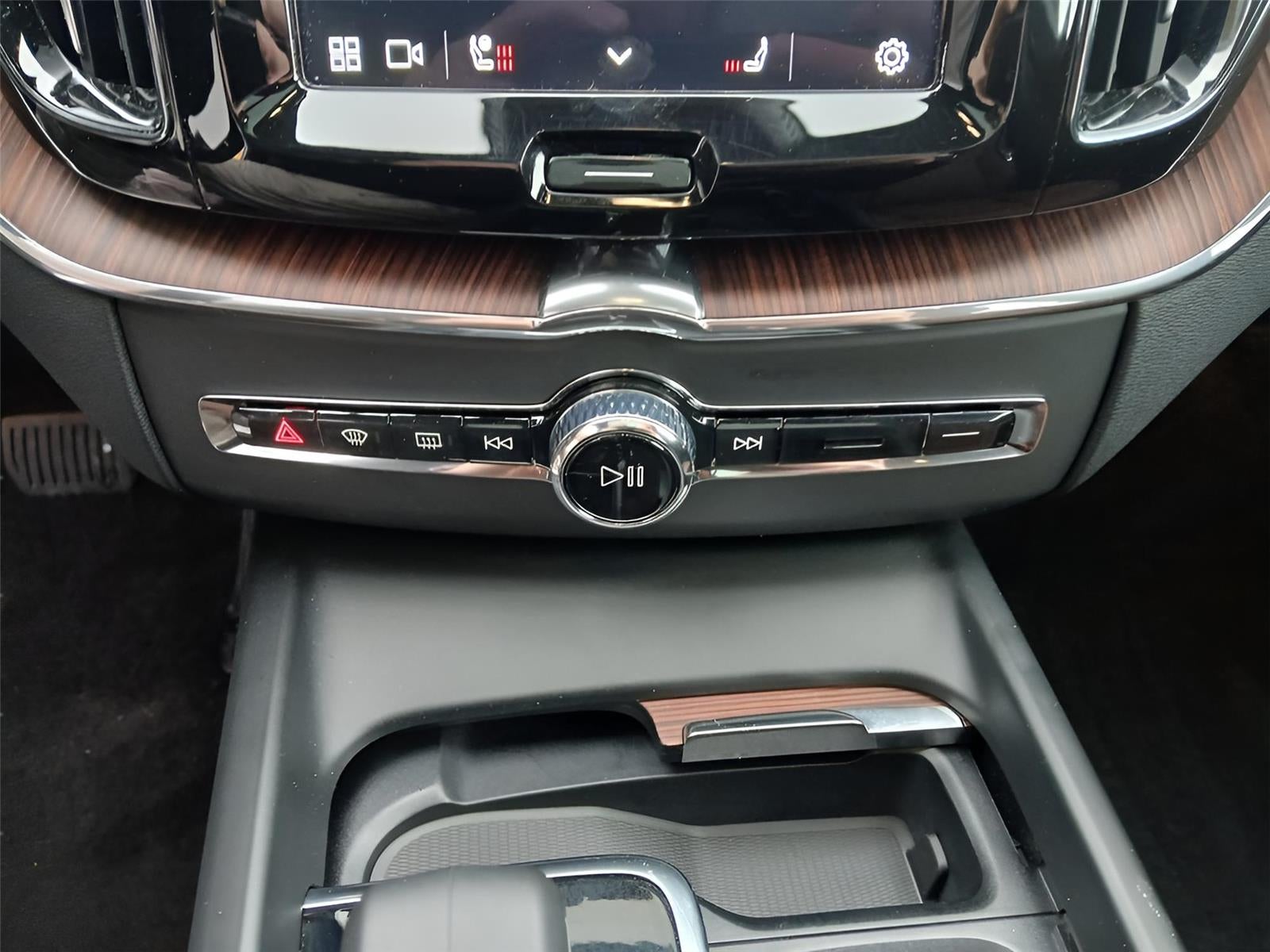 2025 Volvo XC60 Plus