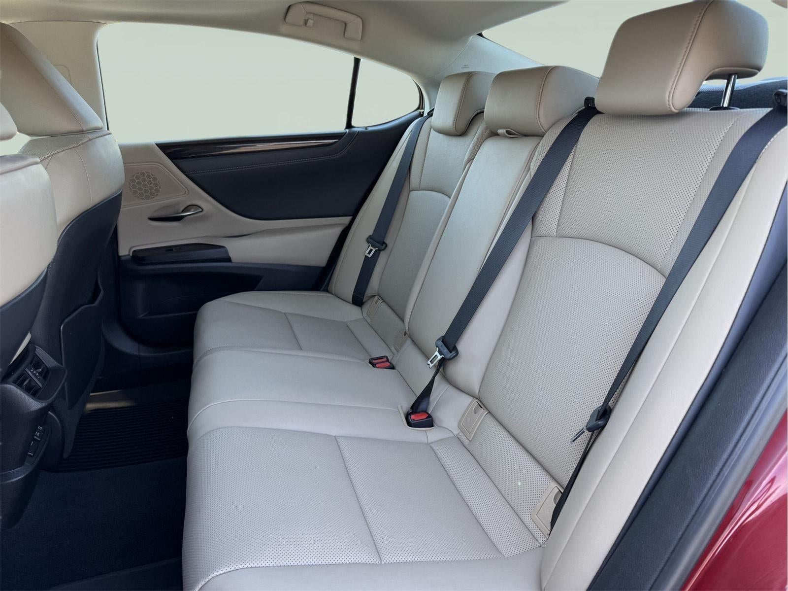 2021 Lexus ES 300h 