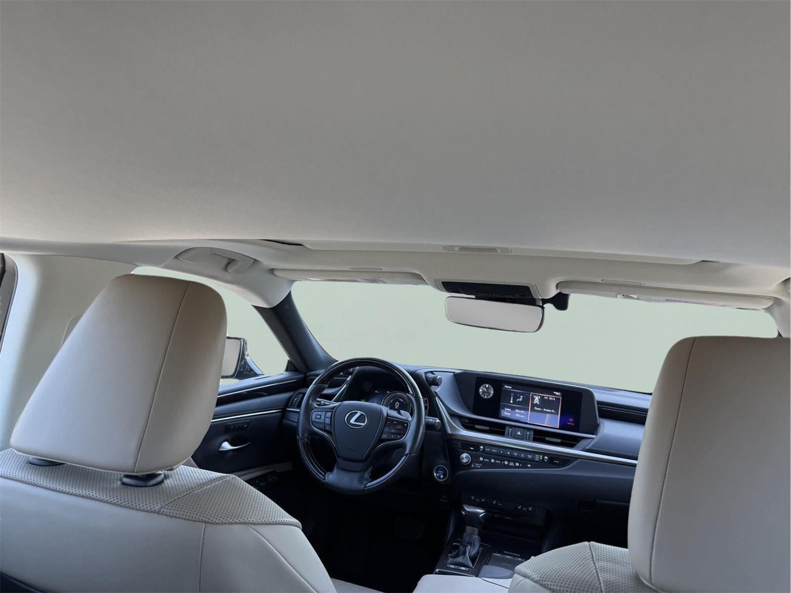 2021 Lexus ES 300h 