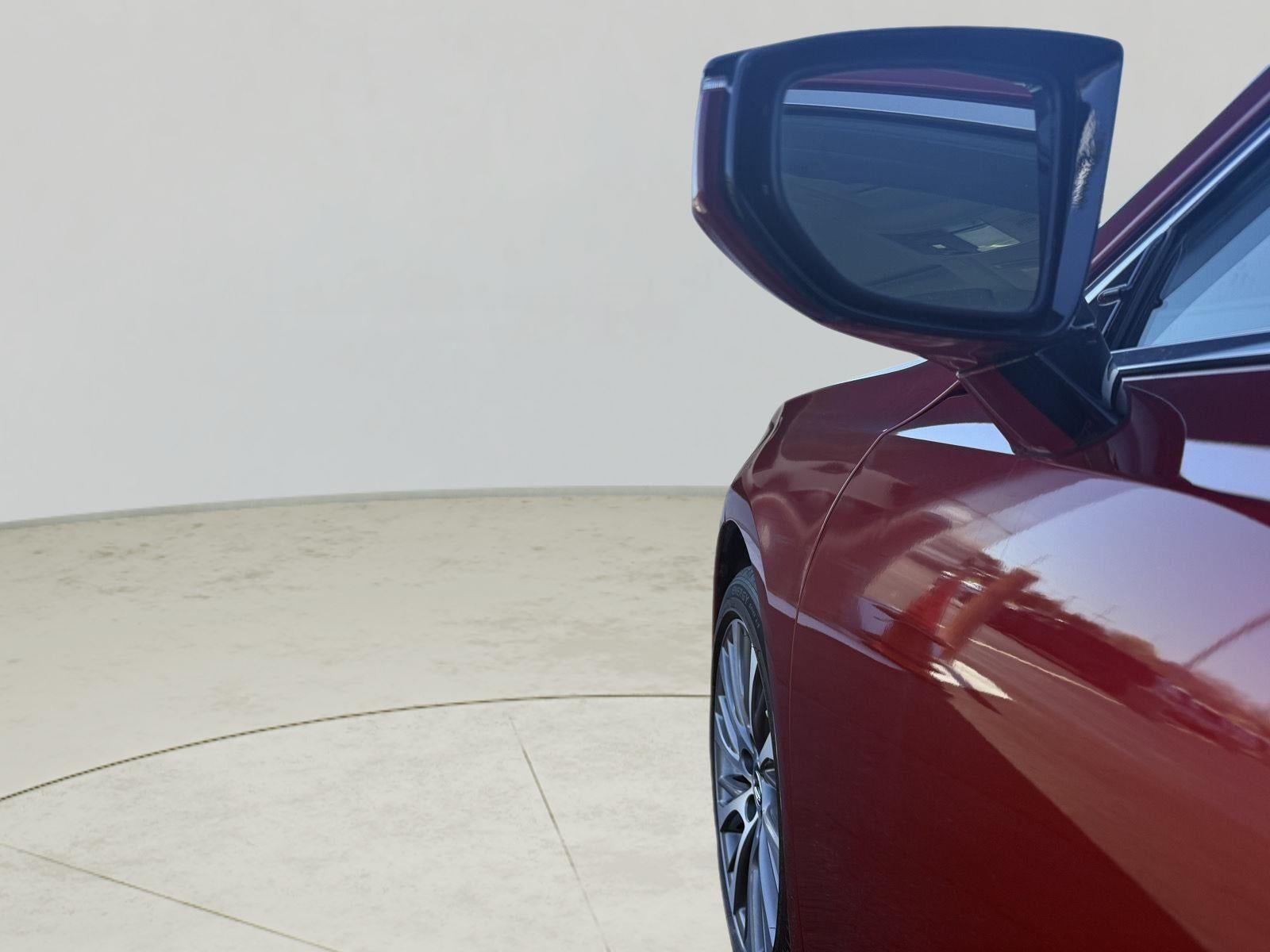 2021 Lexus ES 300h 