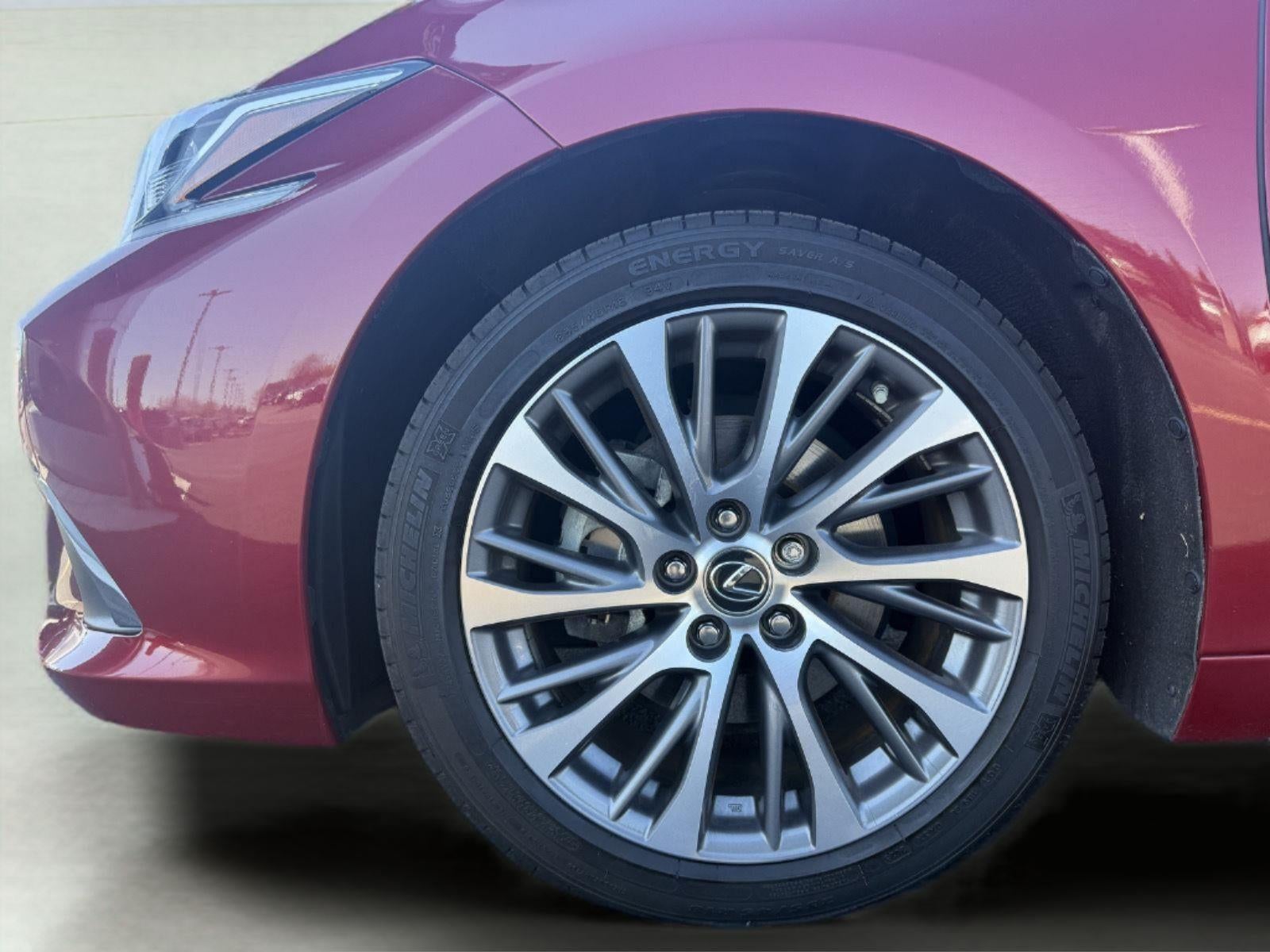 2021 Lexus ES 300h 