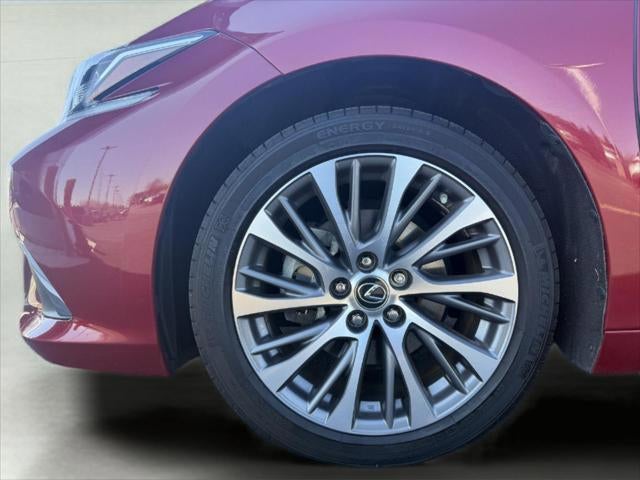 2021 Lexus ES 300h 