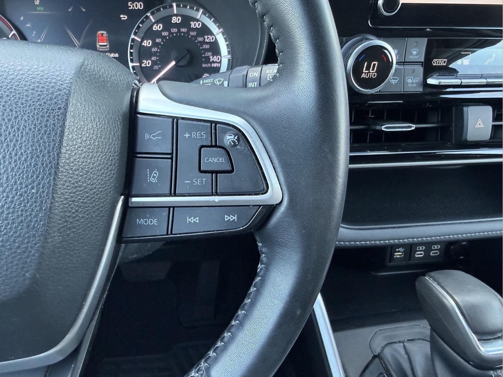 2023 Toyota Highlander LE