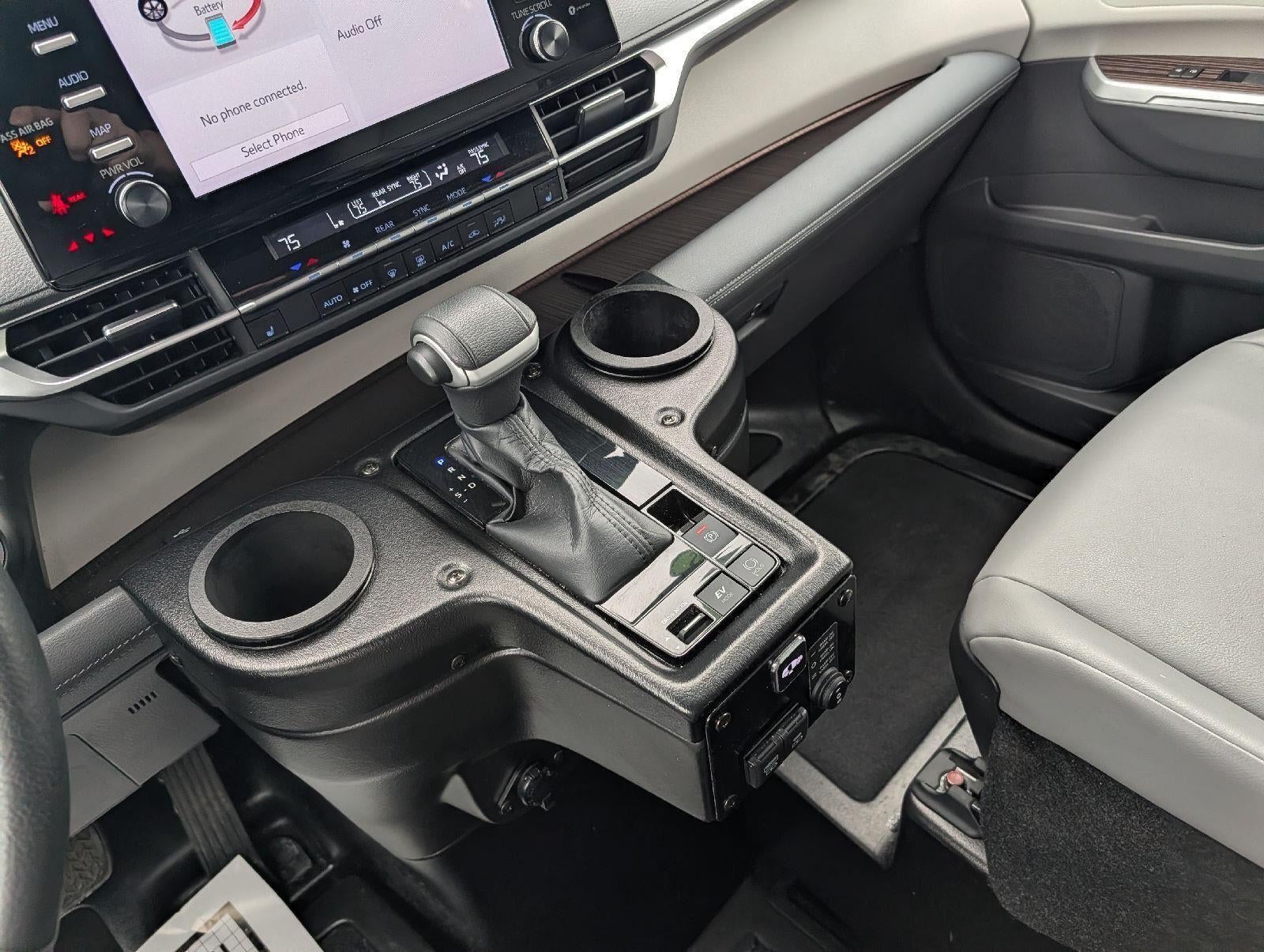 2022 Toyota Sienna XLE 8-Passenger