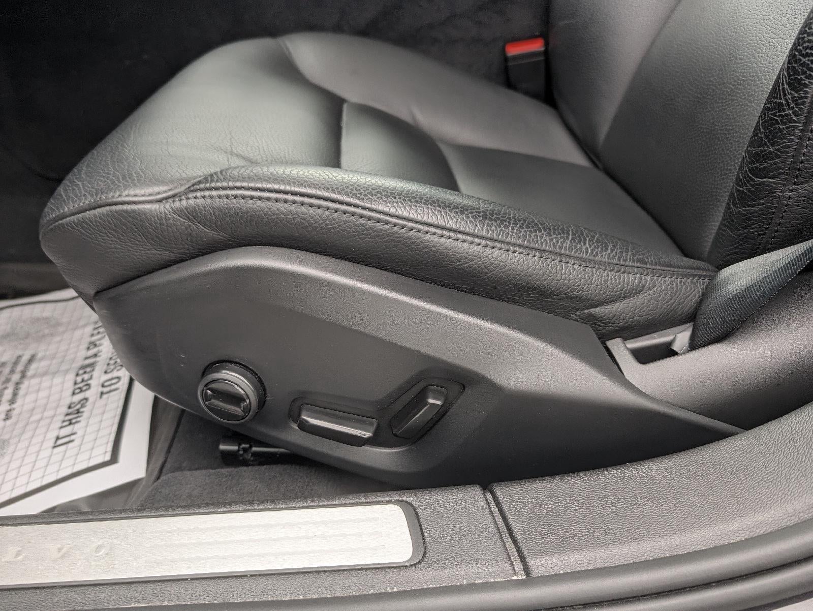 2024 Volvo S60 Plus Dark Theme