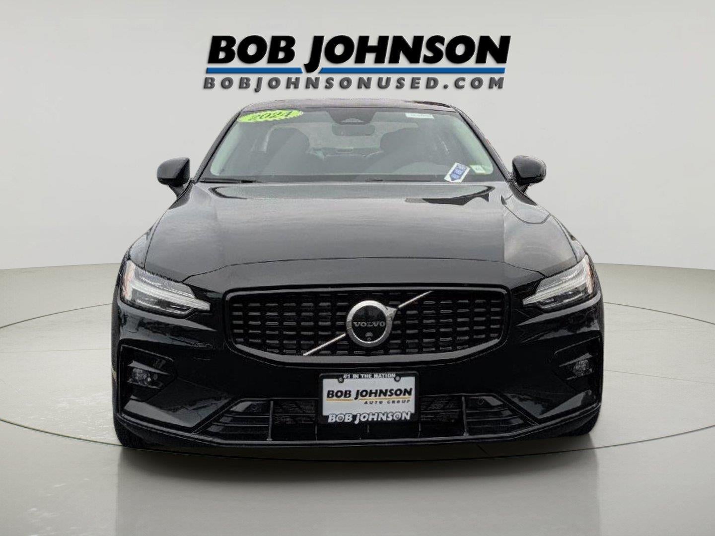 2024 Volvo S60 Plus Dark Theme