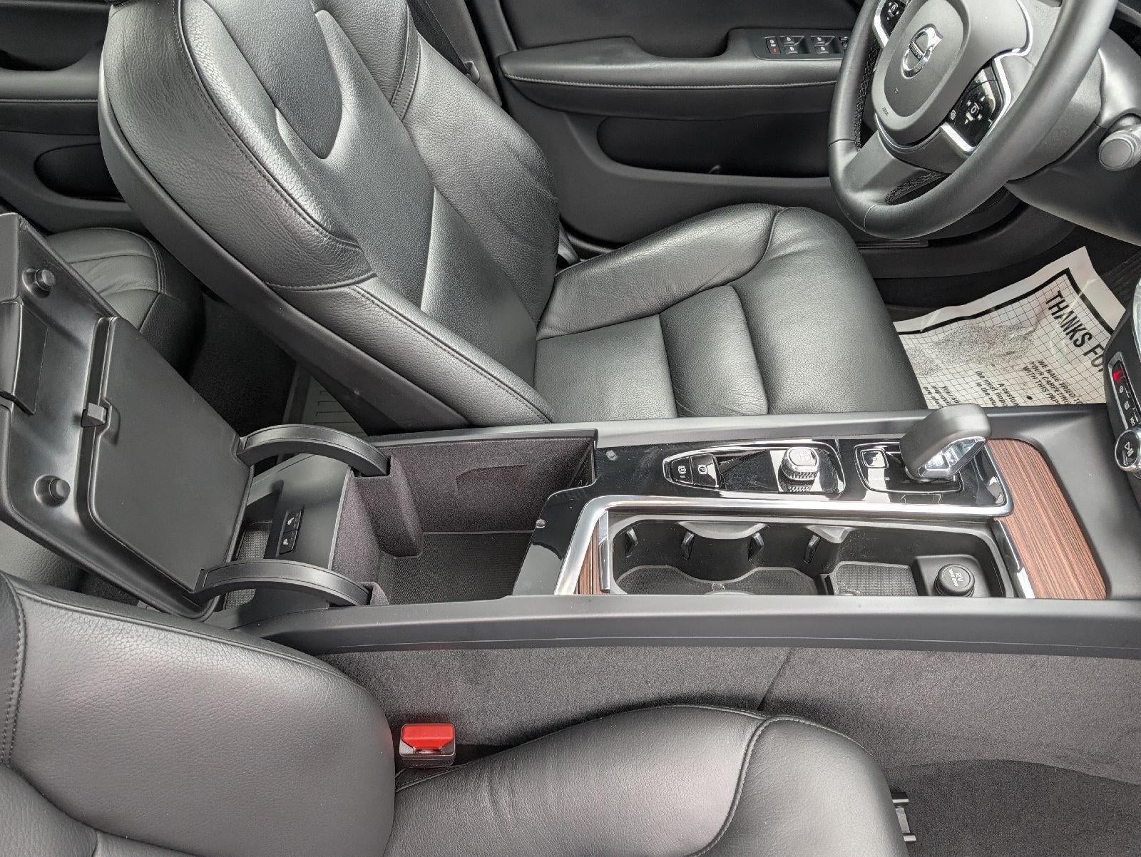 2024 Volvo S60 Plus Dark Theme