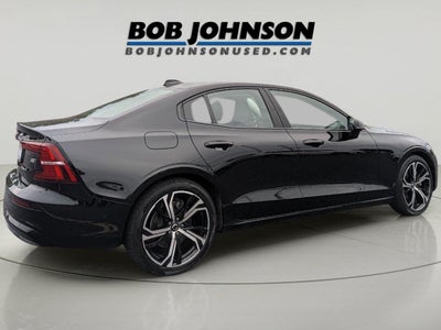 2024 Volvo S60 Plus Dark Theme