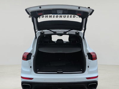 2017 Porsche Cayenne Platinum Edition