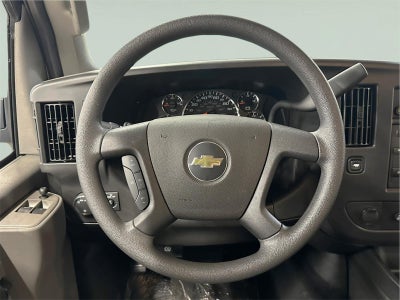 2025 Chevrolet Express Passenger 3500 1LT