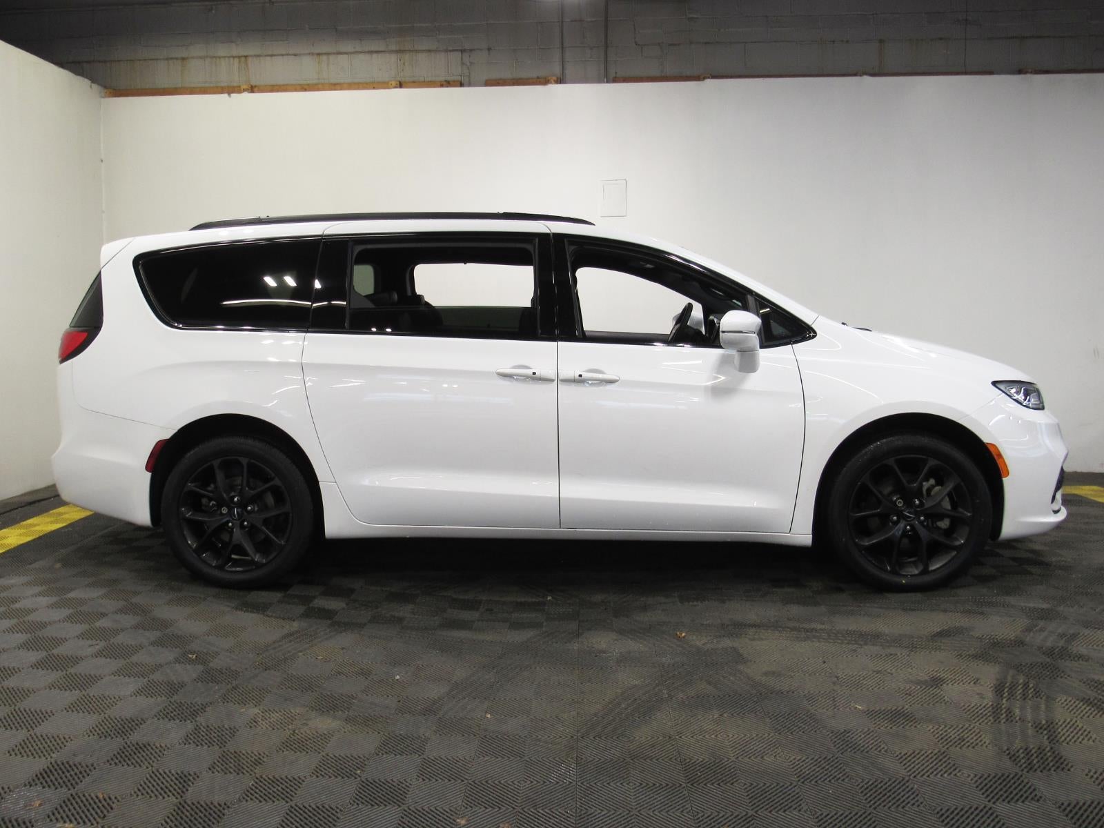 2022 Chrysler Pacifica Touring L AWD