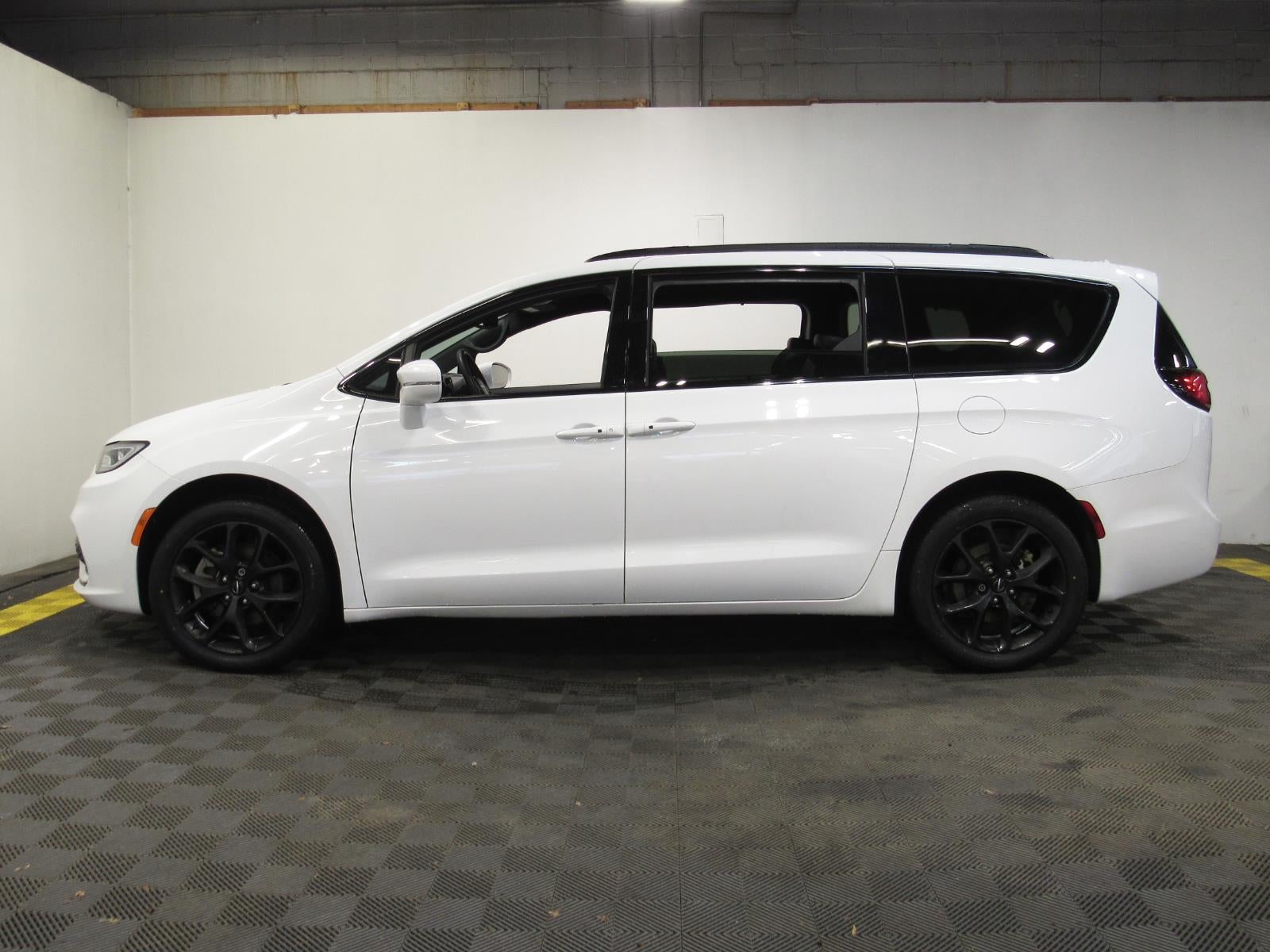 2022 Chrysler Pacifica Touring L AWD