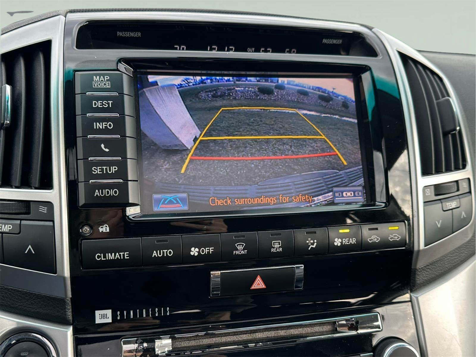 2013 Toyota Land Cruiser V8