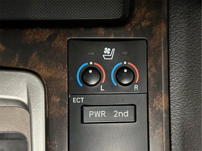 2013 Toyota Land Cruiser V8