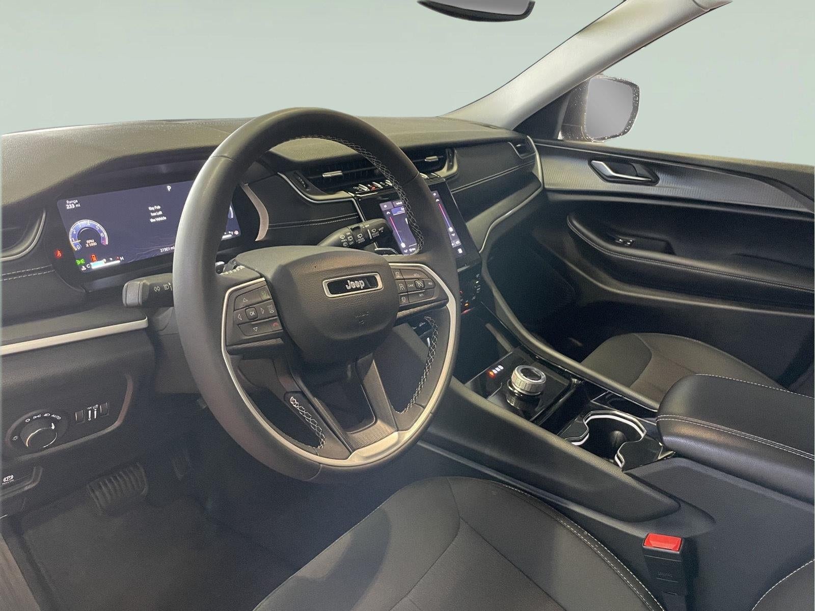 2023 Jeep Grand Cherokee L Laredo