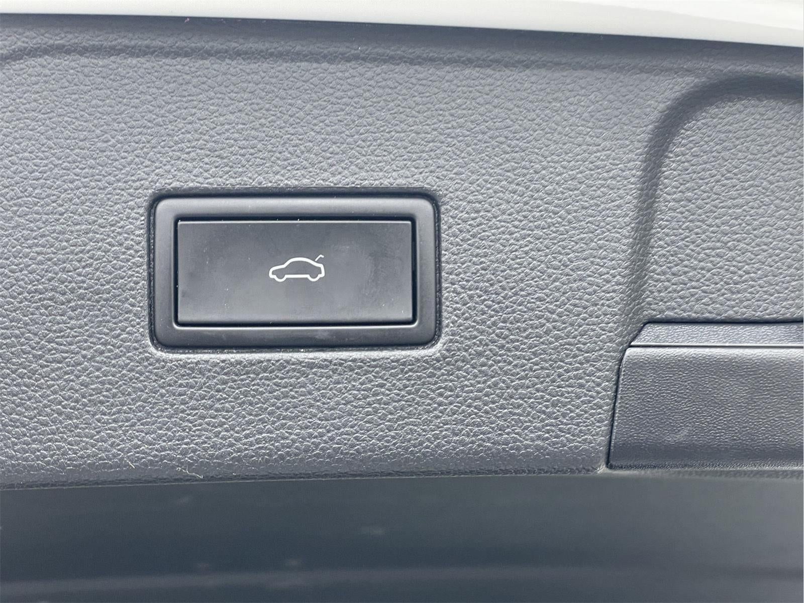 2022 Volkswagen Atlas 2.0T SE w/Technology