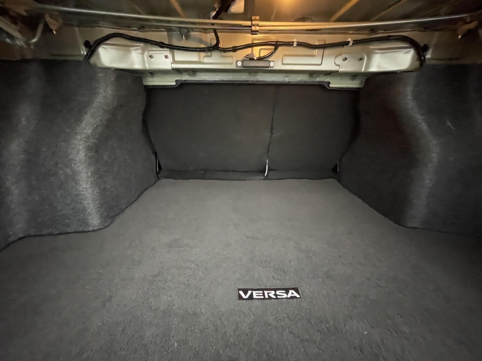 2021 Nissan Versa SR