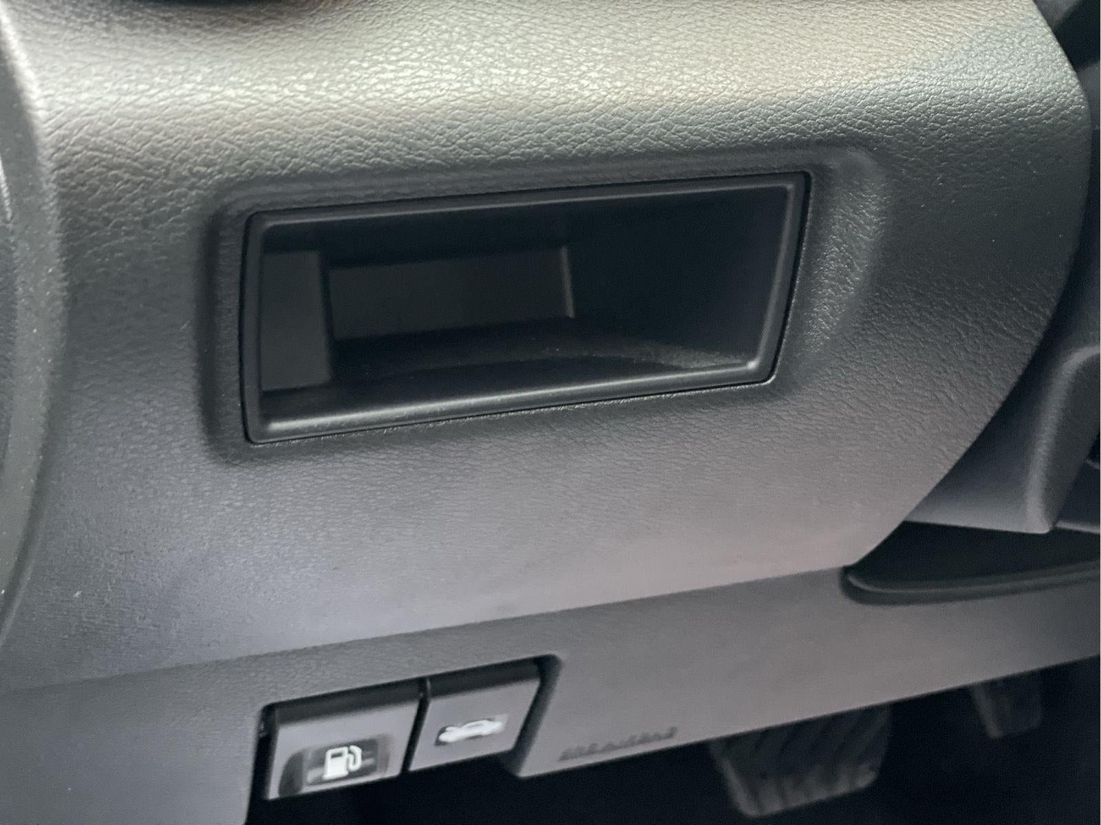 2021 Nissan Versa SR